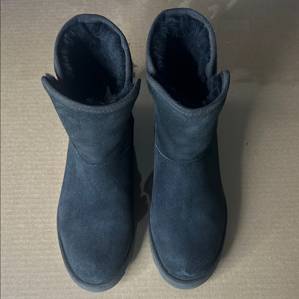 UGG Kristine Boot size 6.5 - Picture 4 of 11